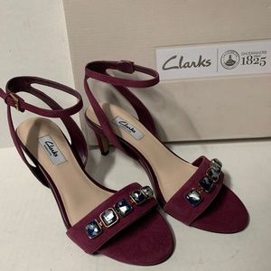 Brand New Clarks heels
